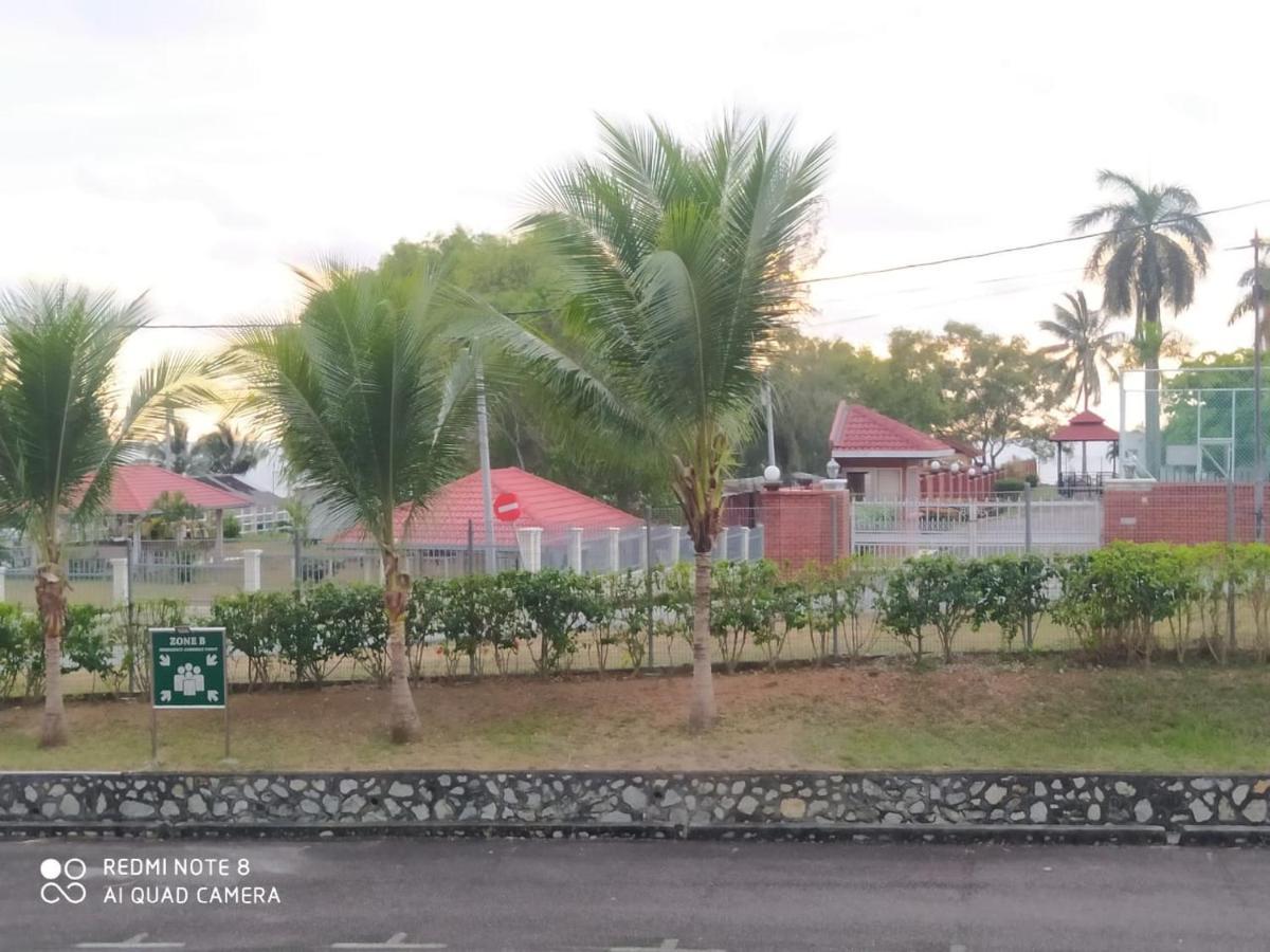 Pd Laguna Homestay Red Петалинг Джая Екстериор снимка