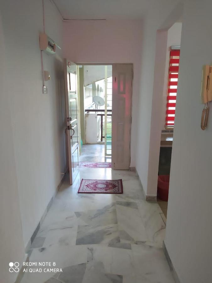 Pd Laguna Homestay Red Петалинг Джая Екстериор снимка