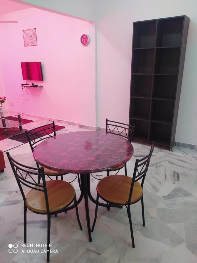 Pd Laguna Homestay Red Петалинг Джая Екстериор снимка