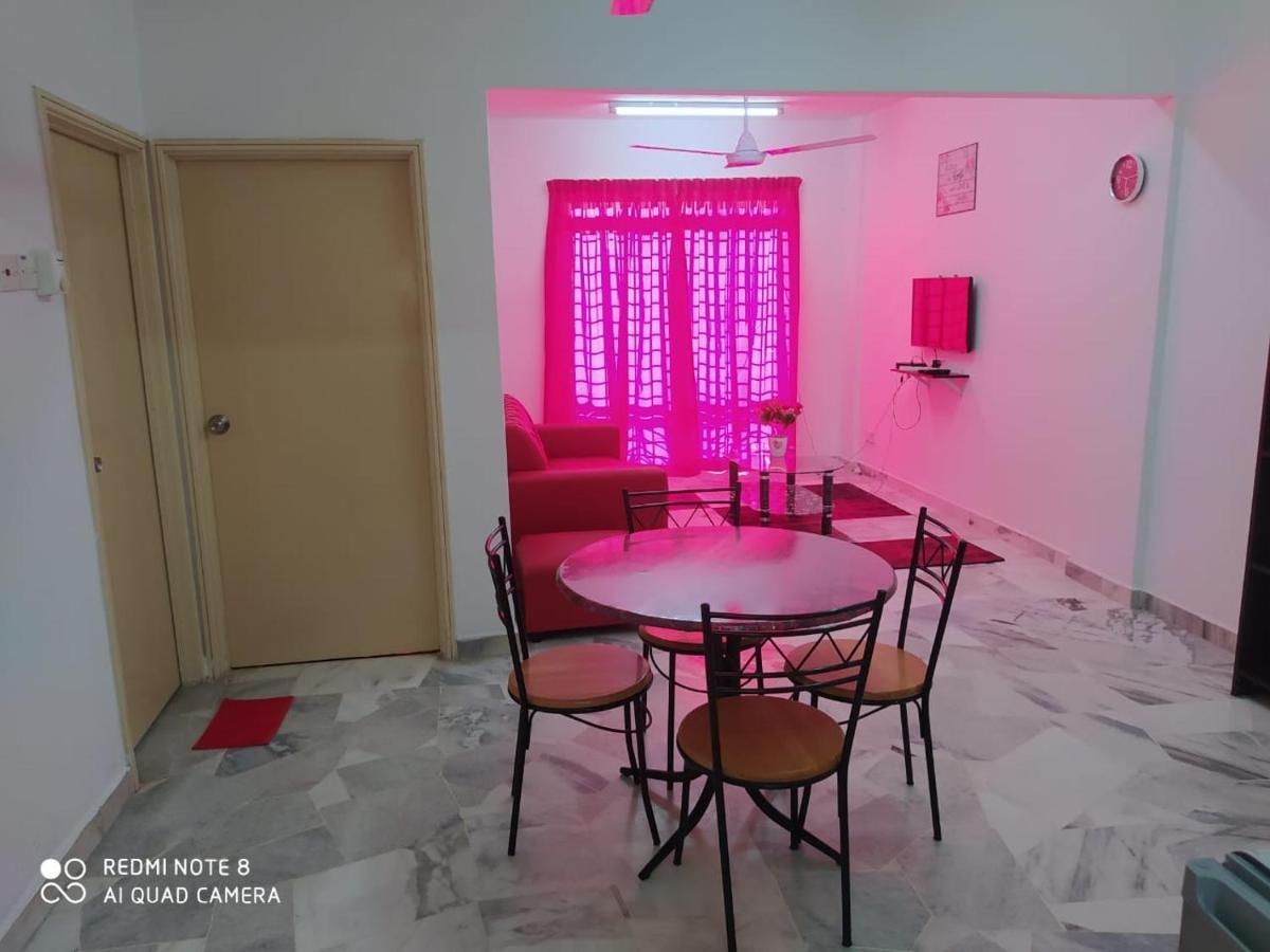 Pd Laguna Homestay Red Петалинг Джая Екстериор снимка