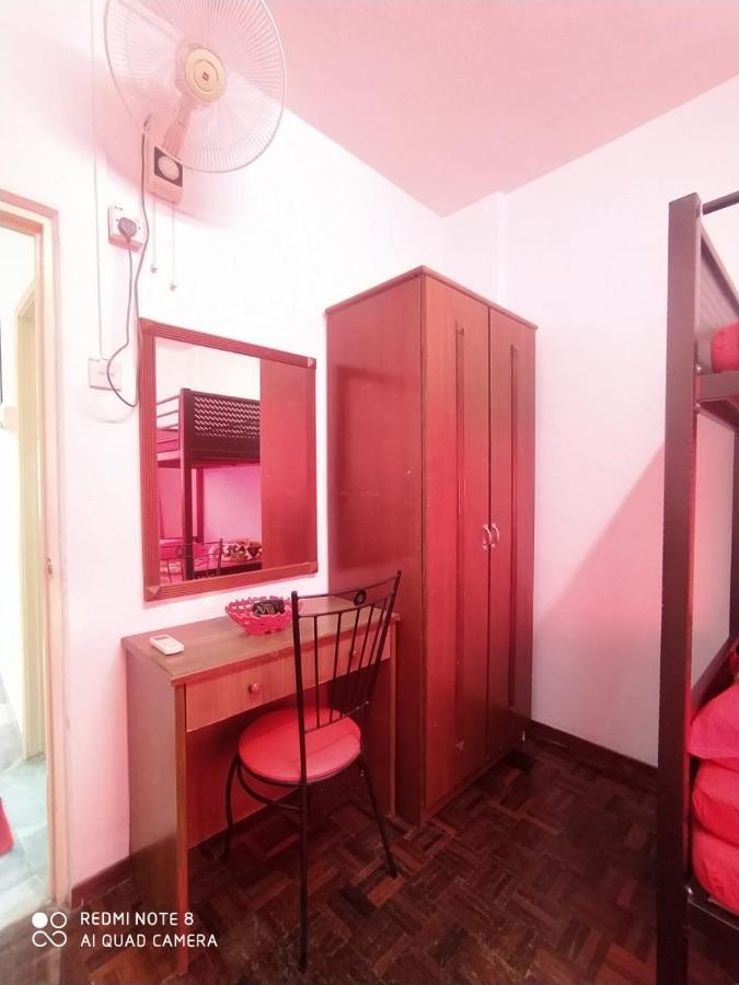 Pd Laguna Homestay Red Петалинг Джая Екстериор снимка