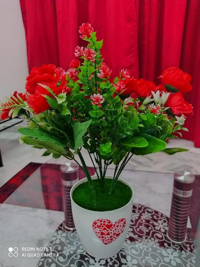 Pd Laguna Homestay Red Петалинг Джая Екстериор снимка