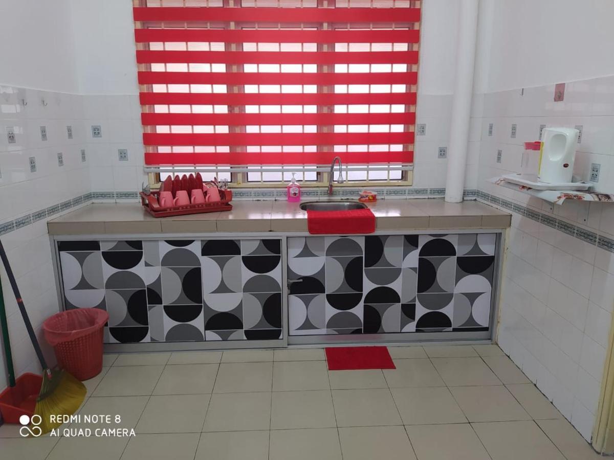 Pd Laguna Homestay Red Петалинг Джая Екстериор снимка